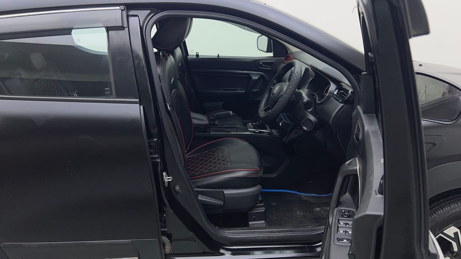 Used 2023 Renault Kiger RXZ AMT Petrol Automatic interior RIGHT SIDE FRONT DOOR CABIN VIEW