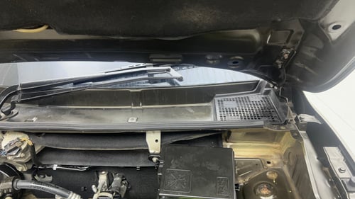 Used 2018 Renault Kwid 1.0 RXT AMT Opt Petrol Automatic engine ENGINE LEFT SIDE HINGE & APRON VIEW