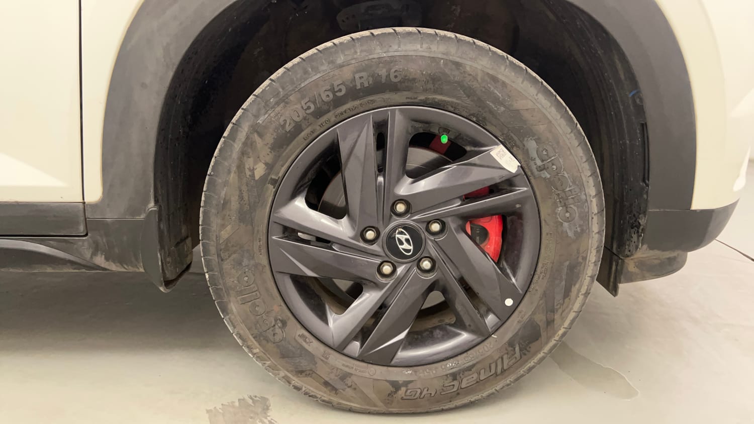Used 2023 Hyundai Creta S Plus 1.5 Petrol Knight Petrol Manual tyres RIGHT FRONT TYRE RIM VIEW