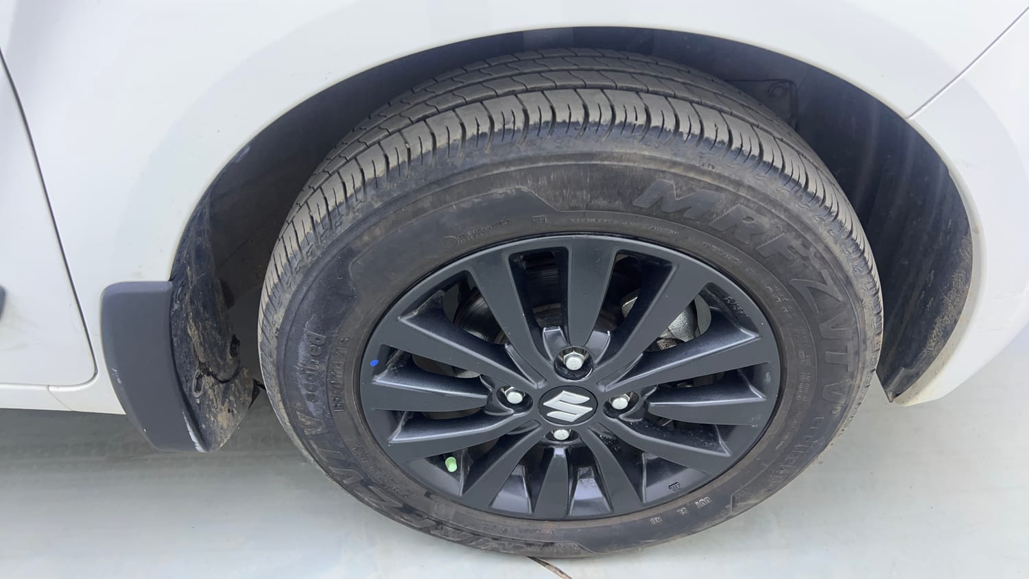 Used 2023 Maruti Suzuki Wagon R ZXI Plus 1.2 AGS Petrol Automatic tyres RIGHT FRONT TYRE RIM VIEW