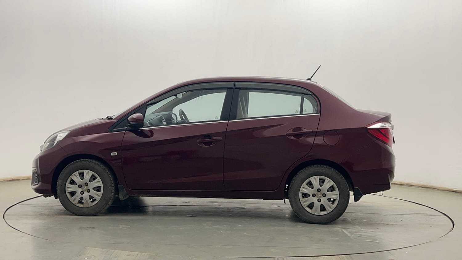Used 2017 Honda Amaze 1.2 S i-VTEC Petrol Manual exterior LEFT SIDE VIEW