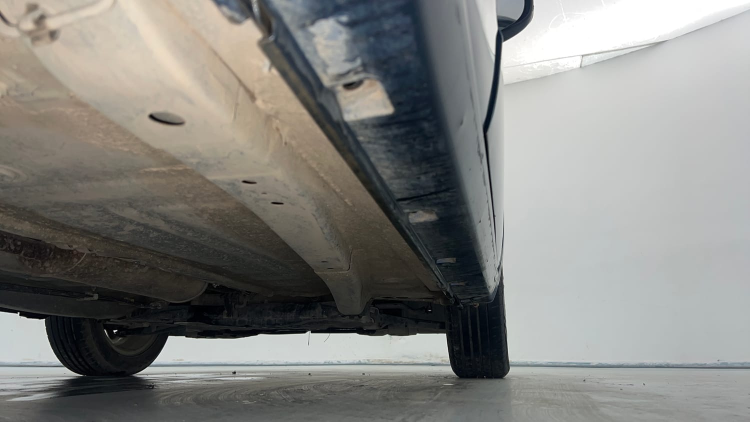 Used 2017 Maruti Suzuki Baleno Zeta 1.2 Petrol Manual extra REAR RIGHT UNDERBODY VIEW