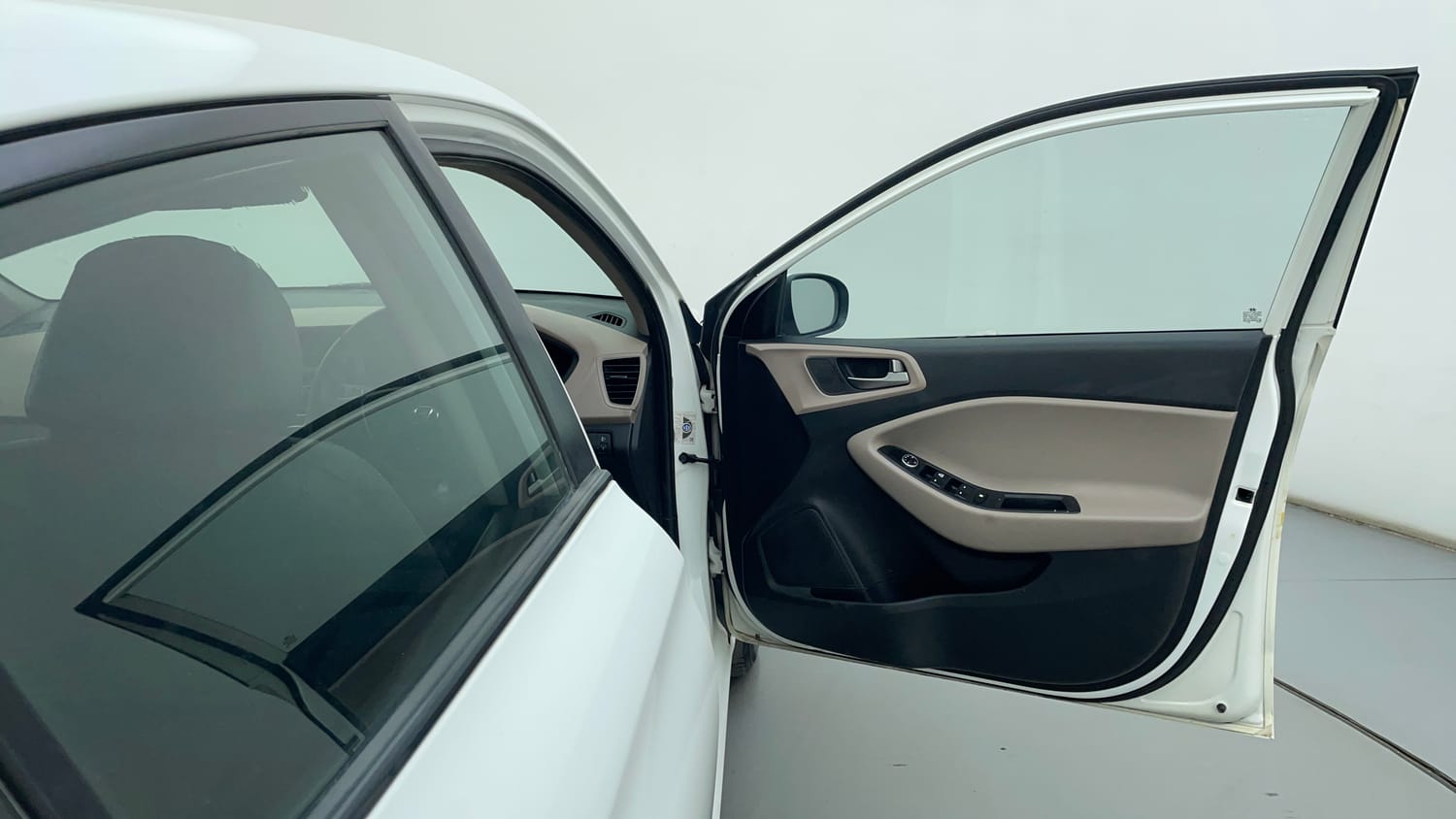 Used 2017 Hyundai Elite i20 Magna Executive 1.2 Petrol Manual interior RIGHT FRONT DOOR OPEN VIEW