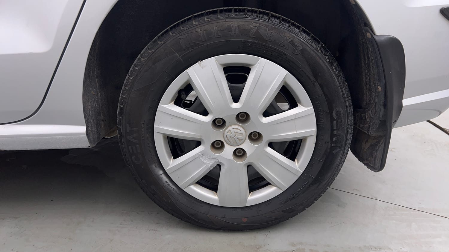 Used 2017 Volkswagen Ameo Trendline 1.2L (P) Petrol Manual tyres LEFT REAR TYRE RIM VIEW