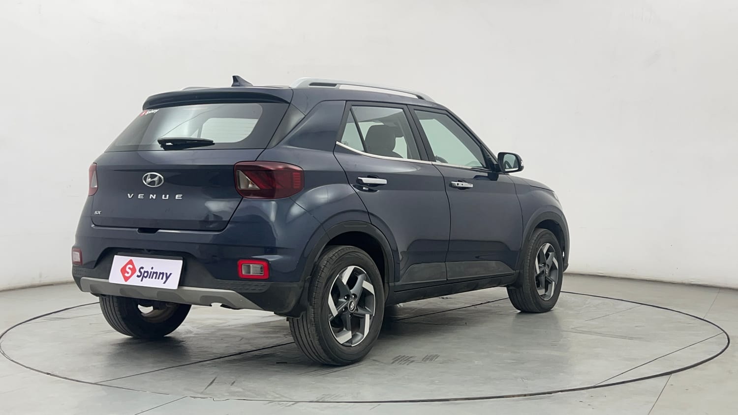Used 2021 Hyundai Venue SX (O) 1.5 CRDi Diesel Manual exterior RIGHT REAR CORNER VIEW
