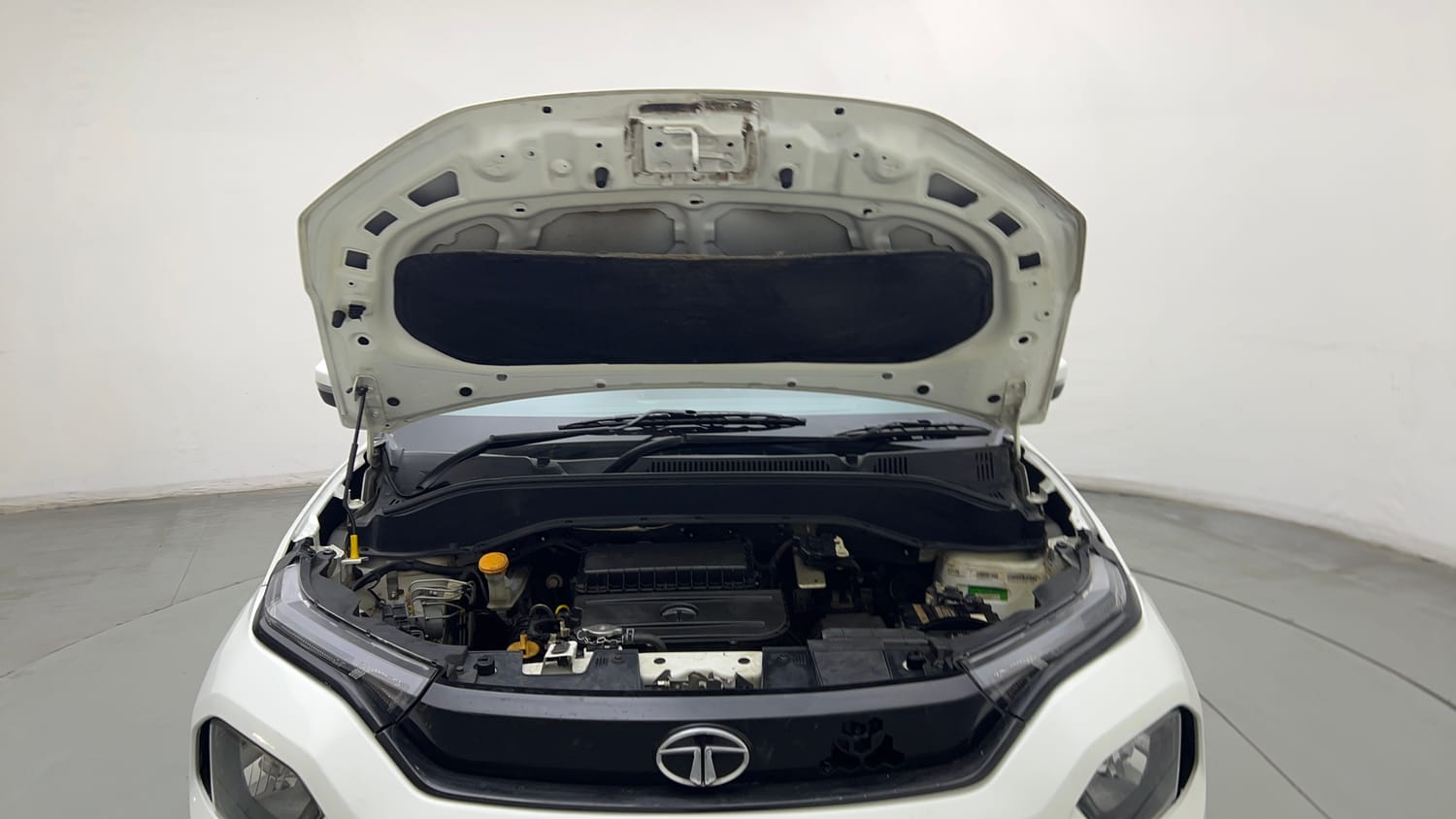 Used 2022 Tata Punch Adventure Rhythm Pack MT Petrol Manual engine ENGINE & BONNET OPEN FRONT VIEW
