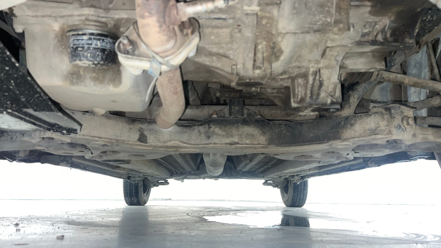 Used 2012 Maruti Suzuki Swift VXi Petrol Manual extra FRONT LEFT UNDERBODY VIEW