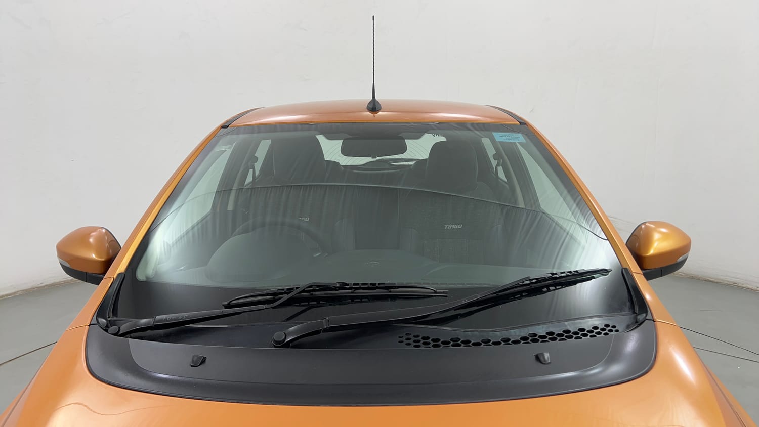 Used 2016 Tata Tiago Revotron XZ Petrol Manual exterior FRONT WINDSHIELD VIEW