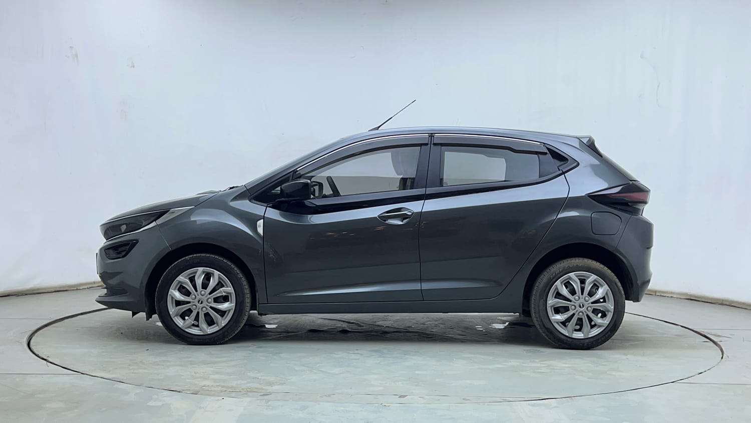 Used 2022 Tata Altroz XM Plus Petrol Petrol Manual exterior LEFT SIDE VIEW