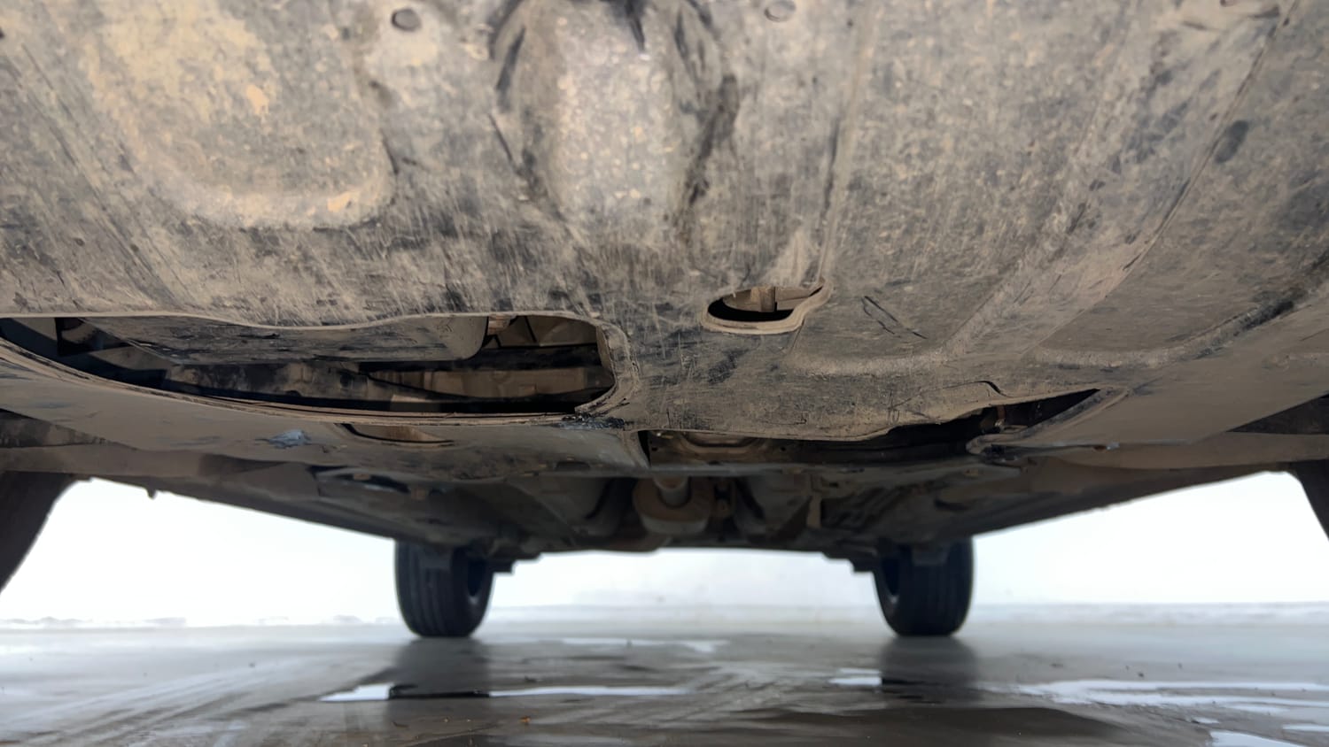 Used 2020 Hyundai Venue SX Plus 1.0 Turbo DCT Petrol Automatic extra FRONT LEFT UNDERBODY VIEW
