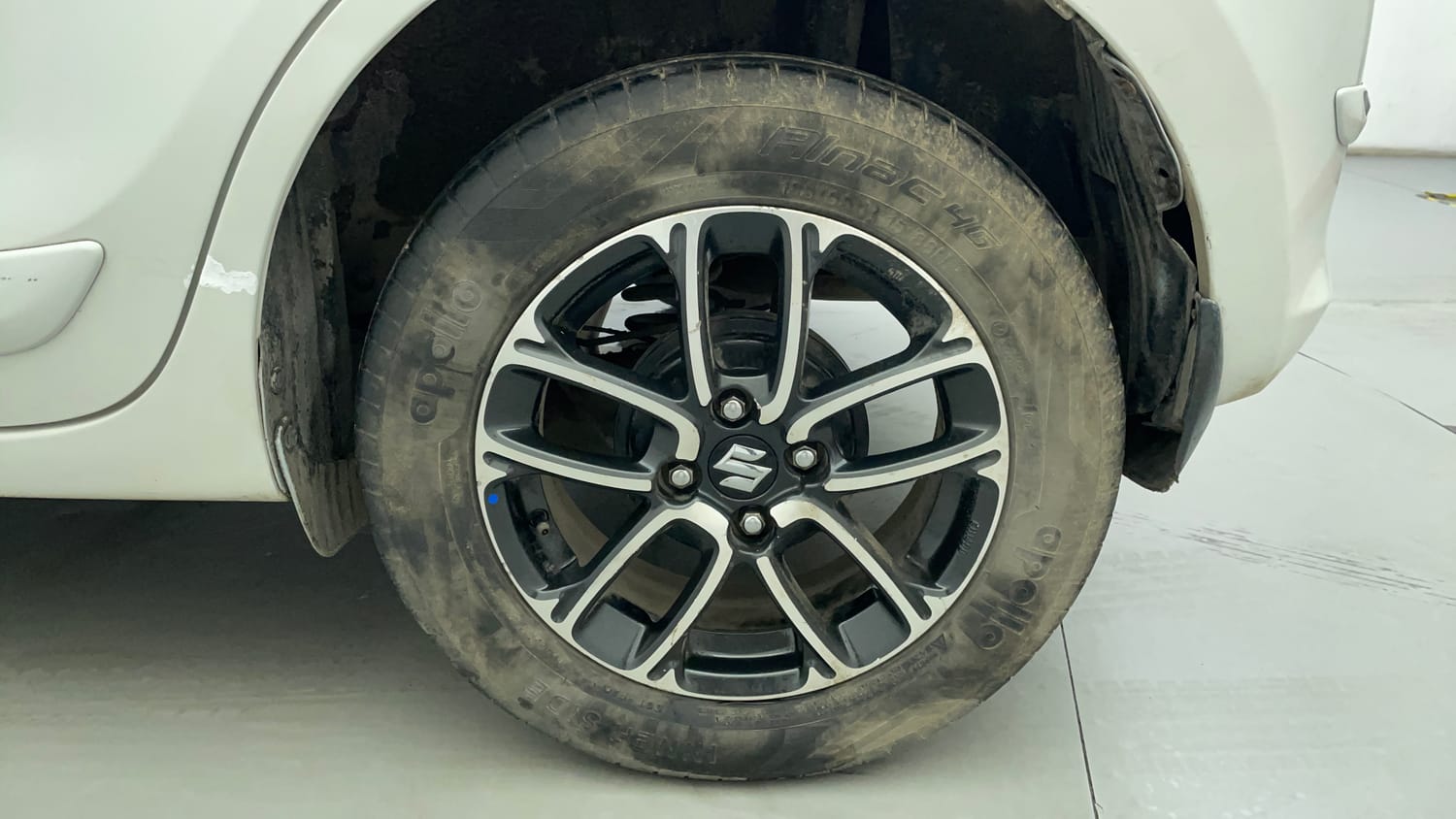 Used 2019 Maruti Suzuki Swift ZXi Plus Petrol Manual tyres LEFT REAR TYRE RIM VIEW