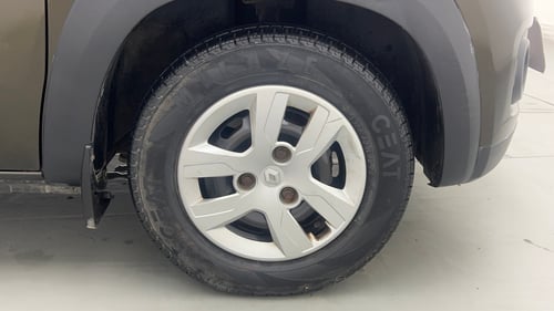 Used 2018 Renault Kwid 1.0 RXT AMT Opt Petrol Automatic tyres RIGHT FRONT TYRE RIM VIEW