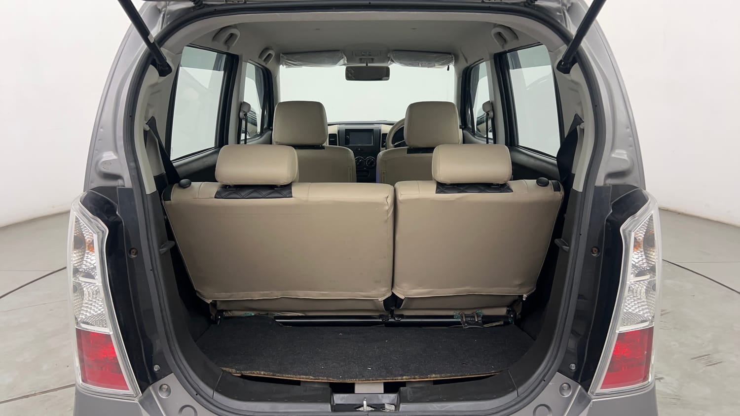 Used 2017 Maruti Suzuki Wagon R VXI+ Petrol Manual interior DICKY INSIDE VIEW
