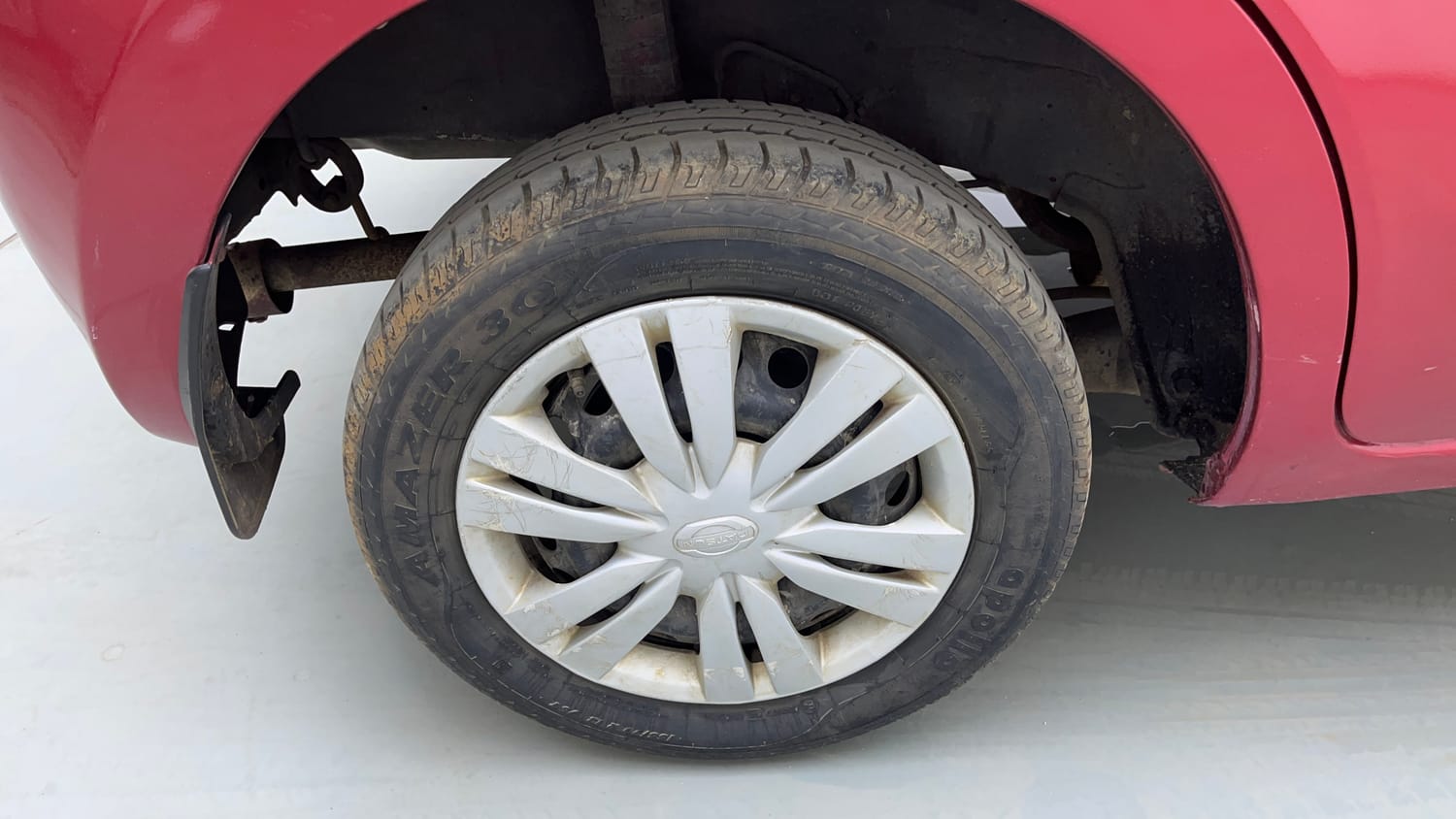 Used 2015 Datsun GO T Petrol Manual tyres RIGHT REAR TYRE RIM VIEW