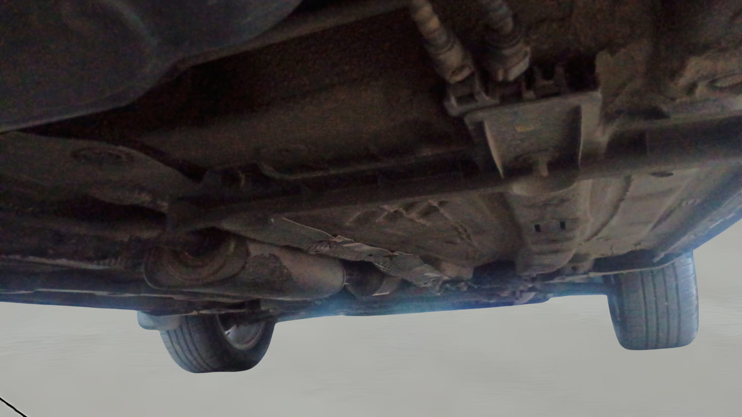 Used 2023 Skoda Slavia Ambition 1.0L TSI MT Petrol Manual extra REAR RIGHT UNDERBODY VIEW