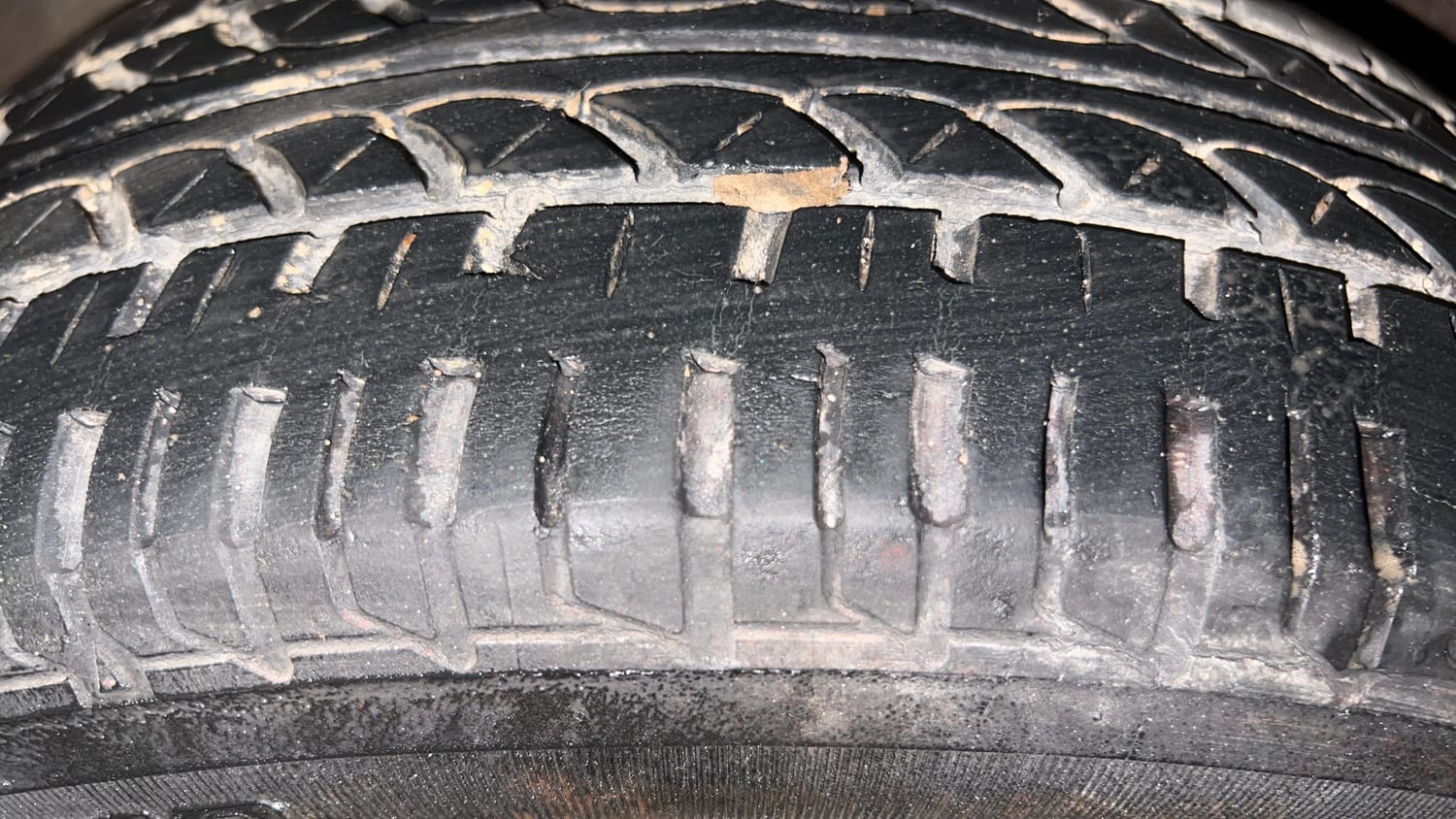 Used 2014 Honda City SV Diesel Diesel Manual tyres LEFT REAR TYRE TREAD VIEW