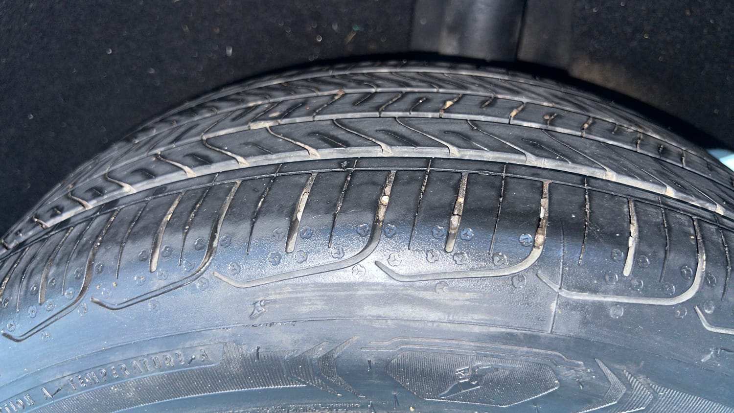 Used 2019 Maruti Suzuki Baleno Zeta Automatic Petrol Automatic tyres LEFT REAR TYRE TREAD VIEW