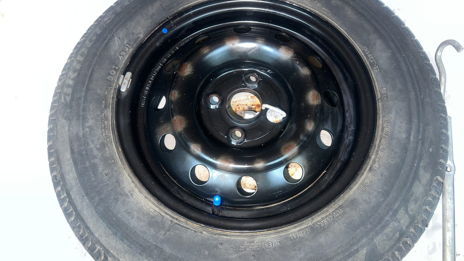 Used 2016 Maruti Suzuki Swift Dzire VXI Petrol Manual tyres SPARE TYRE VIEW