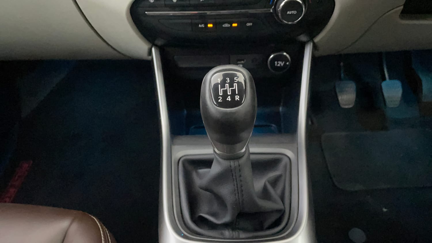 Used 2022 Tata Altroz XZ Petrol Petrol Manual interior GEAR  KNOB VIEW