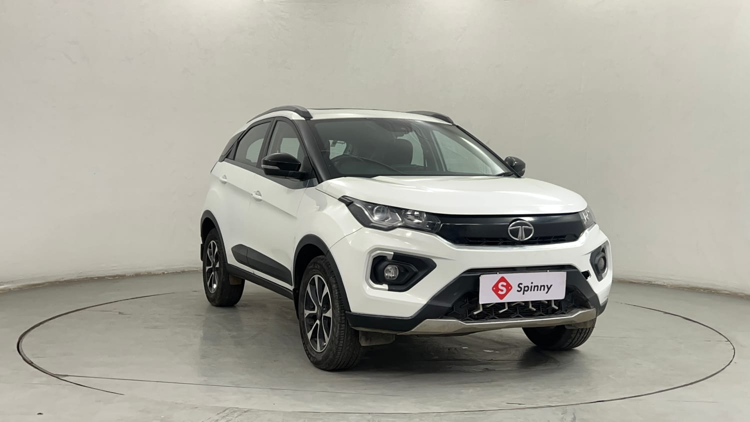 Used 2021 Tata Nexon XZ Plus (O) Diesel Diesel Manual exterior RIGHT FRONT CORNER VIEW
