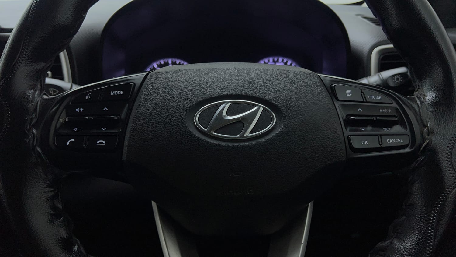 Used 2020 Hyundai Venue SX Plus 1.0 Turbo DCT Petrol Automatic top_features Airbags