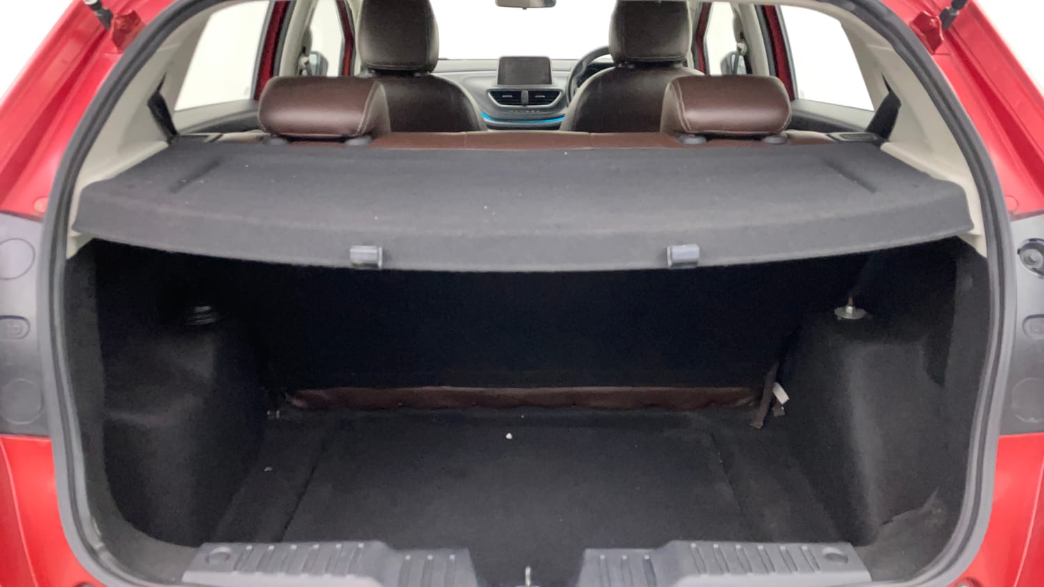 Used 2022 Tata Altroz XZ Petrol Petrol Manual interior DICKY INSIDE VIEW