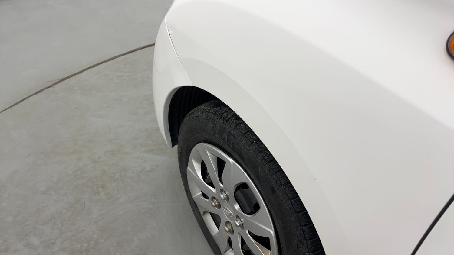 Used 2014 Hyundai Eon Magna Petrol Manual dents MINOR SCRATCH