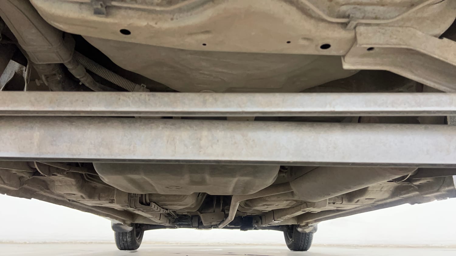 Used 2014 Hyundai Eon Magna Petrol Manual extra REAR UNDERBODY VIEW (TAKEN FROM REAR)