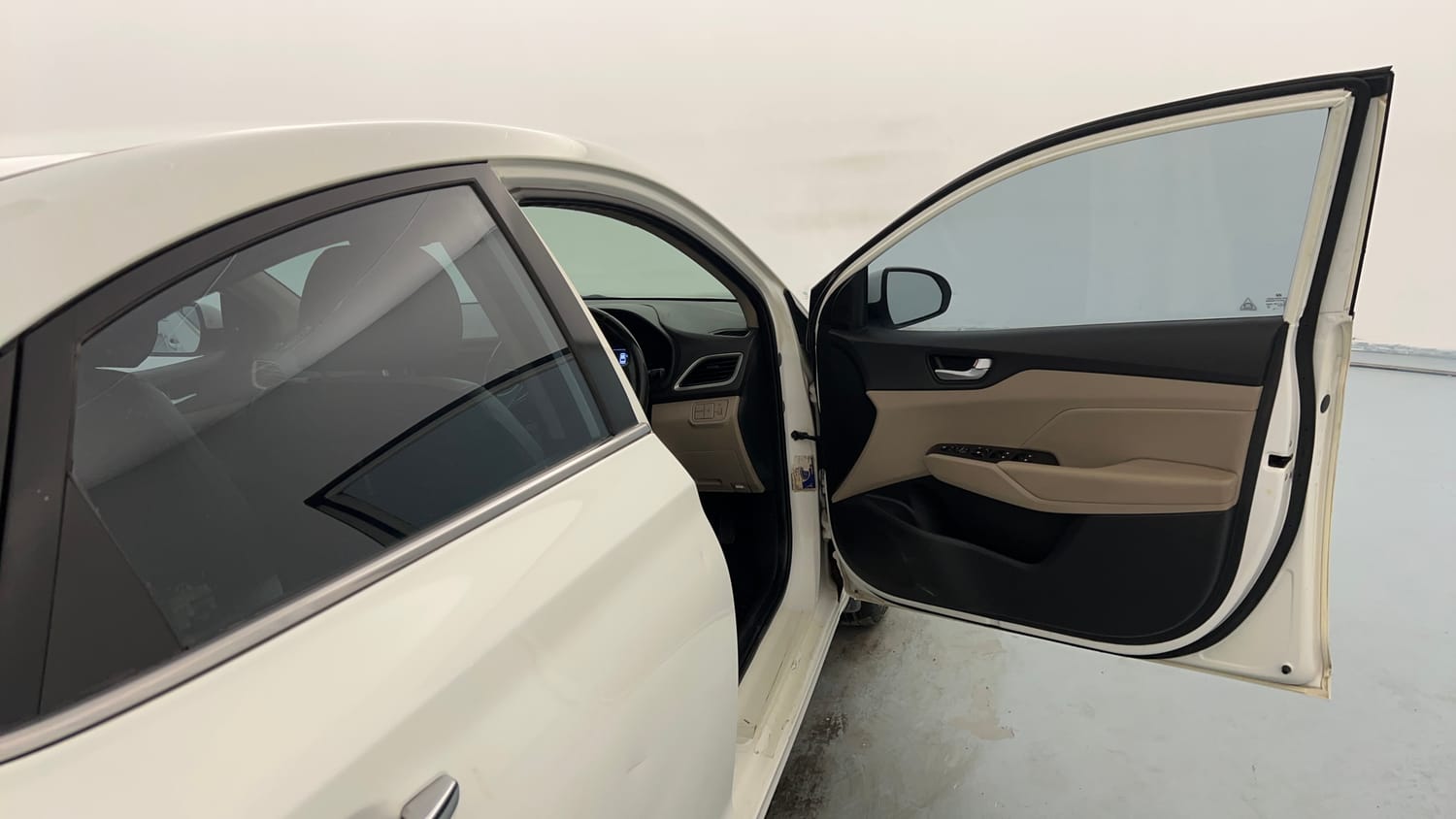 Used 2019 Hyundai Verna SX (O) 1.6 CRDi Diesel Manual interior RIGHT FRONT DOOR OPEN VIEW