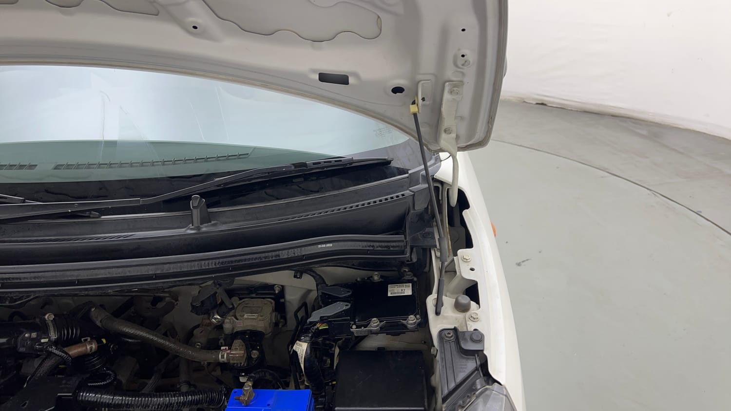 Used 2022 Maruti Suzuki Wagon R LXI 1.0 CNG Cng Manual engine ENGINE LEFT SIDE HINGE & APRON VIEW