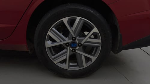 Used 2023 Hyundai Verna SX 1.5 Petrol MT Petrol Manual tyres LEFT REAR TYRE RIM VIEW