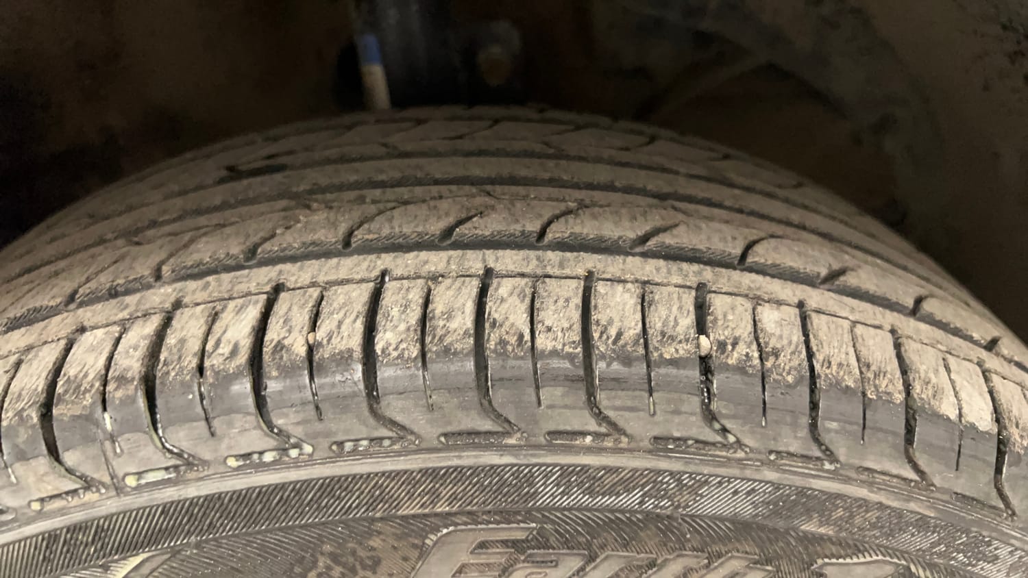 Used 2016 Maruti Suzuki Baleno Delta 1.2 Petrol Manual tyres RIGHT FRONT TYRE TREAD VIEW