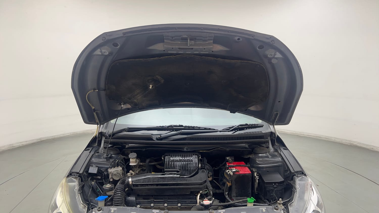 Used 2018 Maruti Suzuki Ciaz Sigma 1.4 MT Petrol Manual engine ENGINE & BONNET OPEN FRONT VIEW