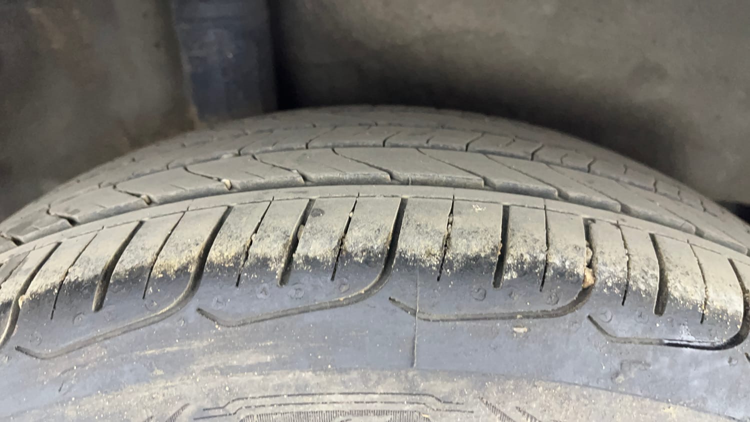 Used 2022 Honda City ZX CVT Petrol Petrol Automatic tyres RIGHT REAR TYRE TREAD VIEW