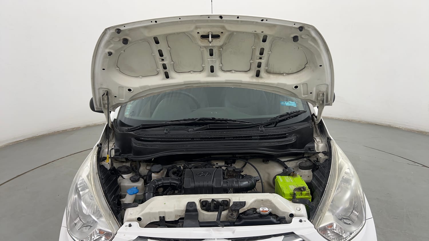 Used 2014 Hyundai Eon Magna Petrol Manual engine ENGINE & BONNET OPEN FRONT VIEW