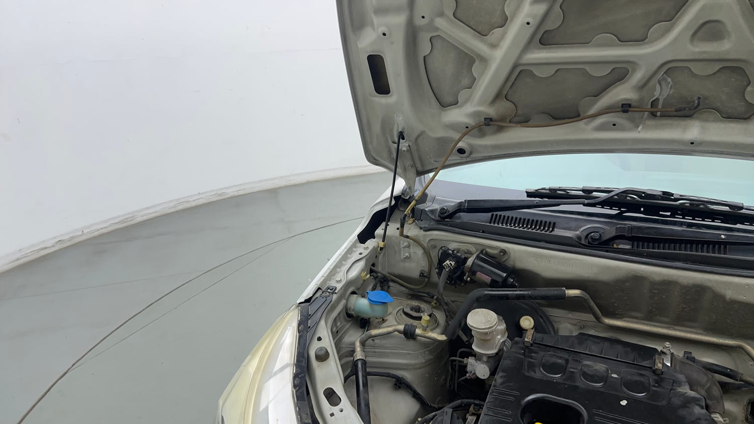 Used 2017 Maruti Suzuki Alto K10 VXi Petrol Manual engine ENGINE RIGHT SIDE HINGE & APRON VIEW