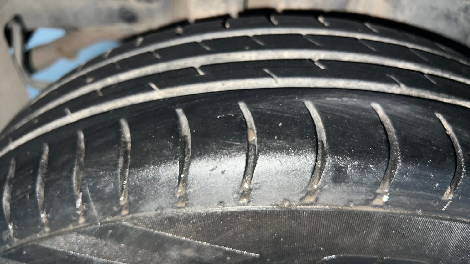 Used 2015 Maruti Suzuki Swift VXi Petrol Manual tyres RIGHT REAR TYRE TREAD VIEW