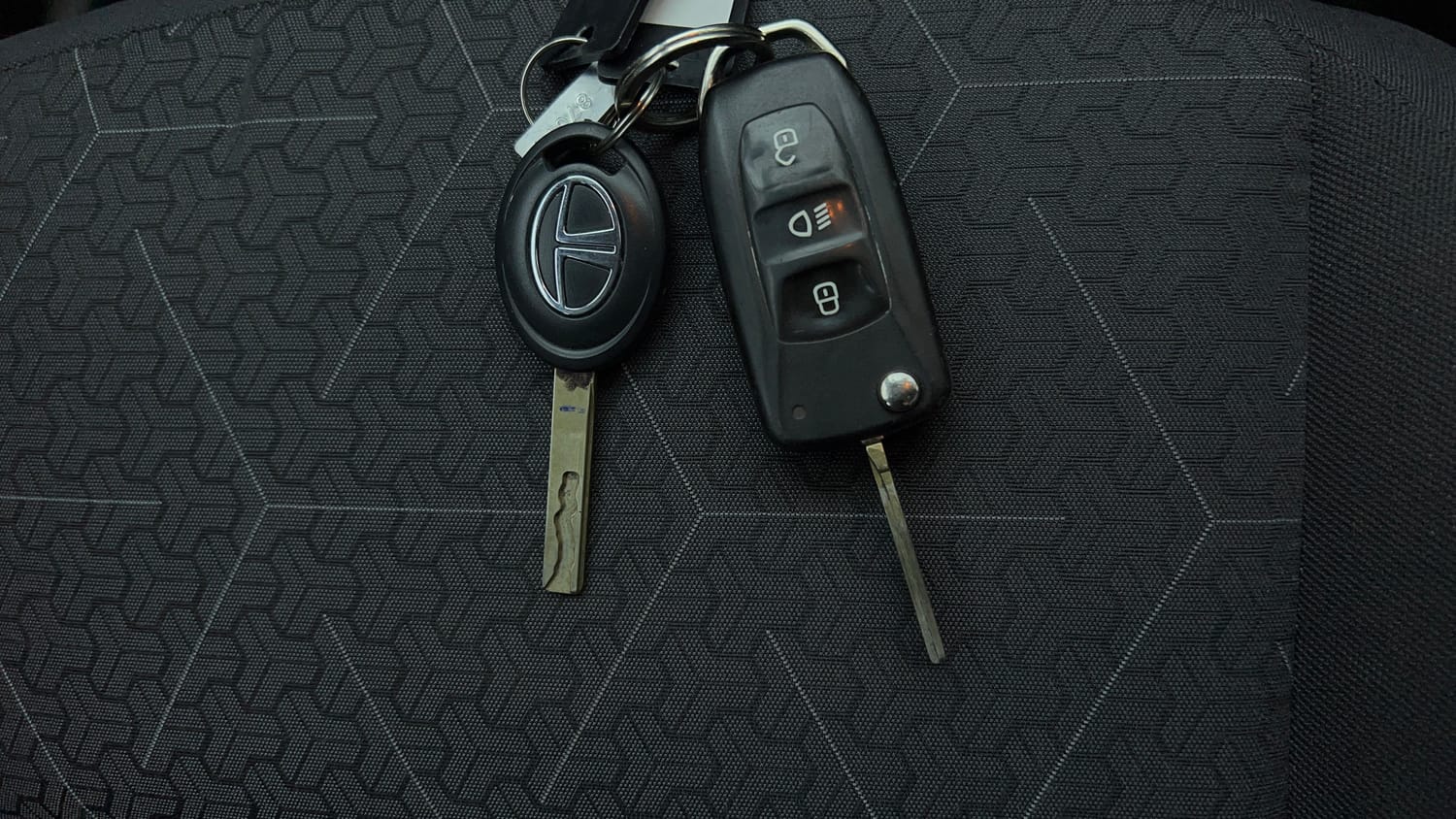 Used 2022 Tata Punch Adventure Rhythm Pack MT Petrol Manual extra CAR KEY VIEW