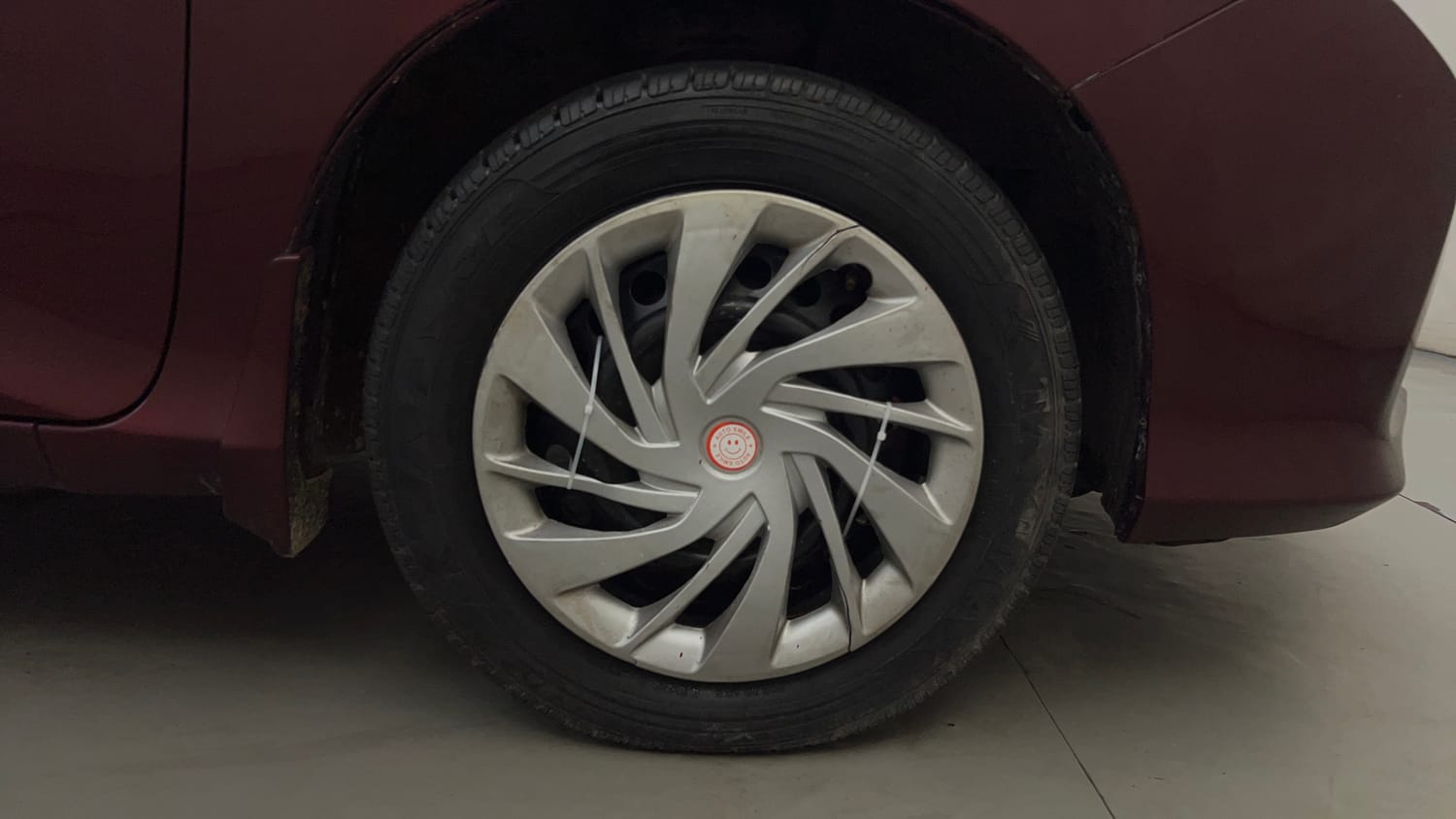 Used 2014 Honda City SV Diesel Diesel Manual tyres RIGHT FRONT TYRE RIM VIEW
