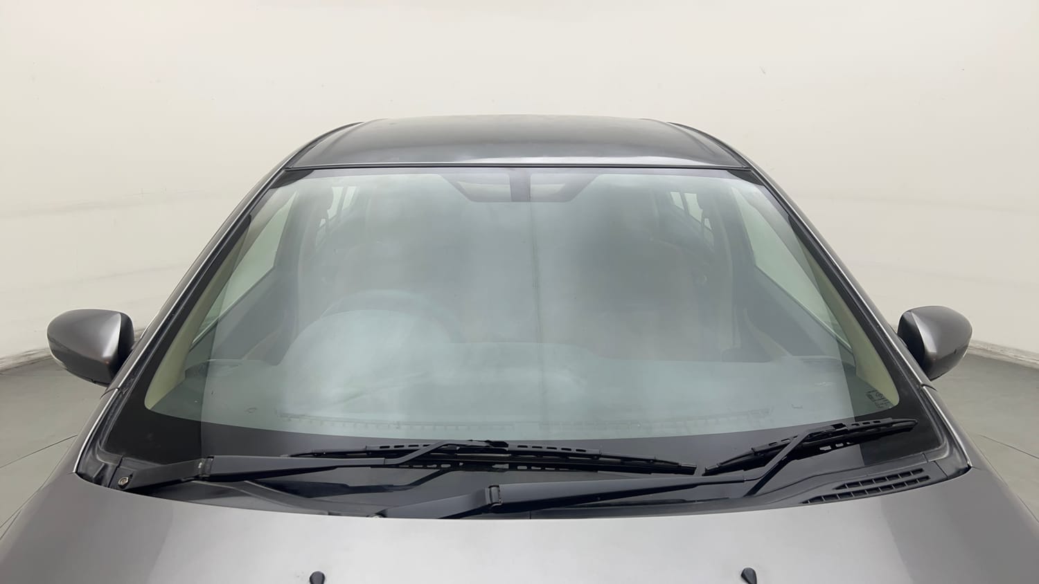 Used 2018 Maruti Suzuki Ciaz Sigma 1.4 MT Petrol Manual exterior FRONT WINDSHIELD VIEW