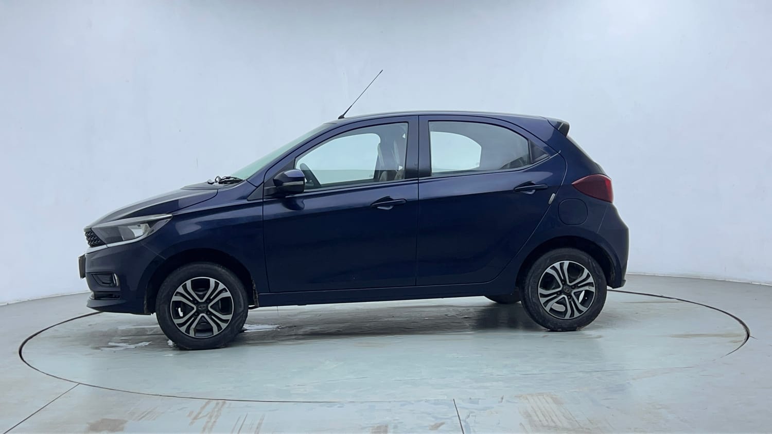 Used 2021 Tata Tiago XZ Petrol Manual exterior LEFT SIDE VIEW