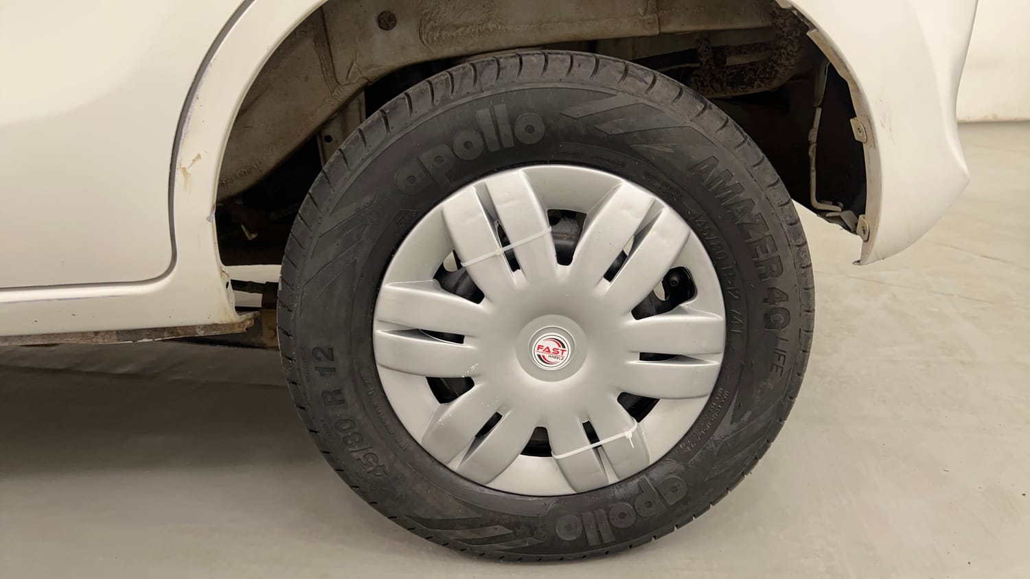 Used 2014 Maruti Suzuki Alto 800 Lxi Petrol Manual tyres LEFT REAR TYRE RIM VIEW