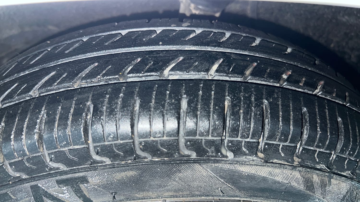 Used 2017 Maruti Suzuki Alto 800 VXi Petrol Manual tyres LEFT FRONT TYRE TREAD VIEW
