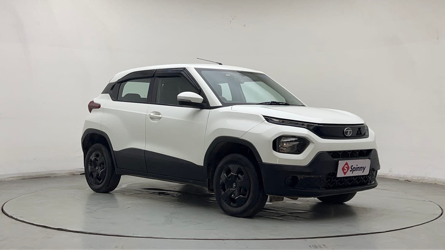 Used 2022 Tata Punch Adventure Rhythm Pack MT Petrol Manual exterior RIGHT FRONT CORNER VIEW