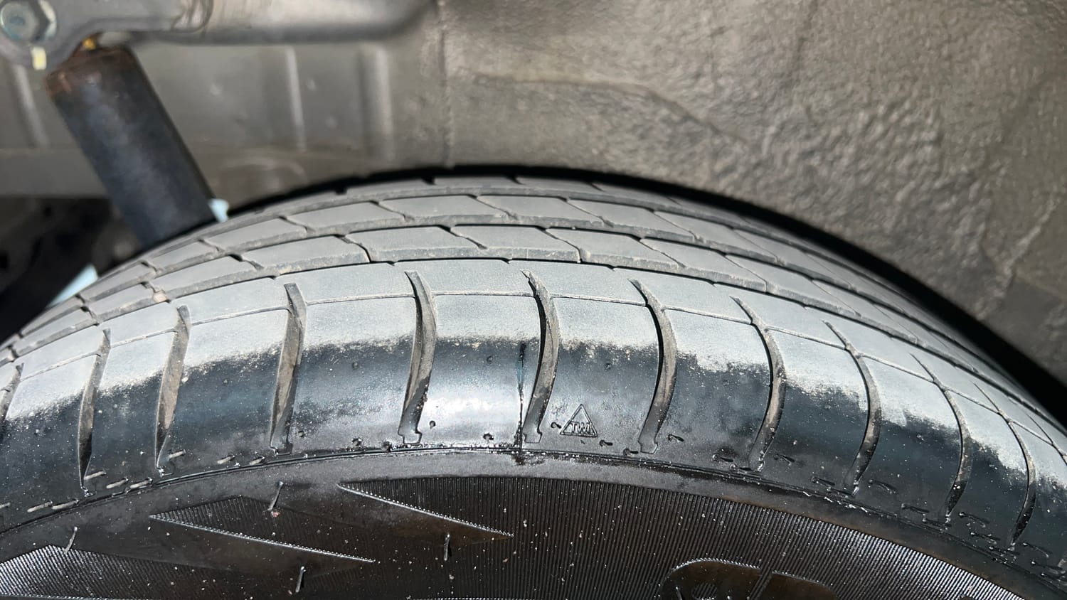 Used 2017 Maruti Suzuki Wagon R VXI+ Petrol Manual tyres RIGHT REAR TYRE TREAD VIEW