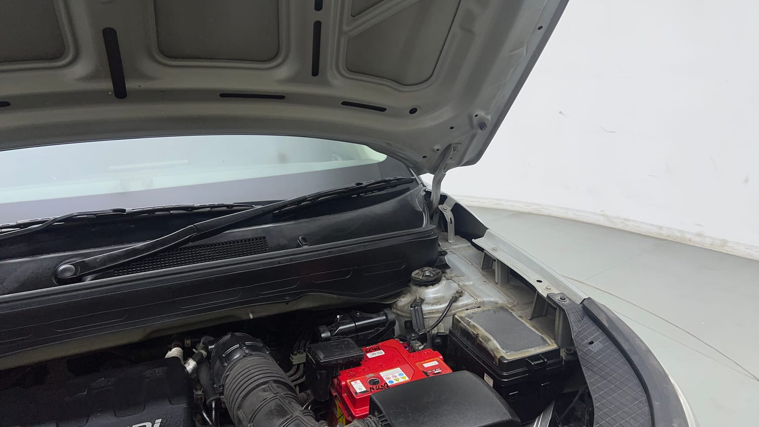 Used 2020 Hyundai Venue SX Plus 1.0 Turbo DCT Petrol Automatic engine ENGINE LEFT SIDE HINGE & APRON VIEW
