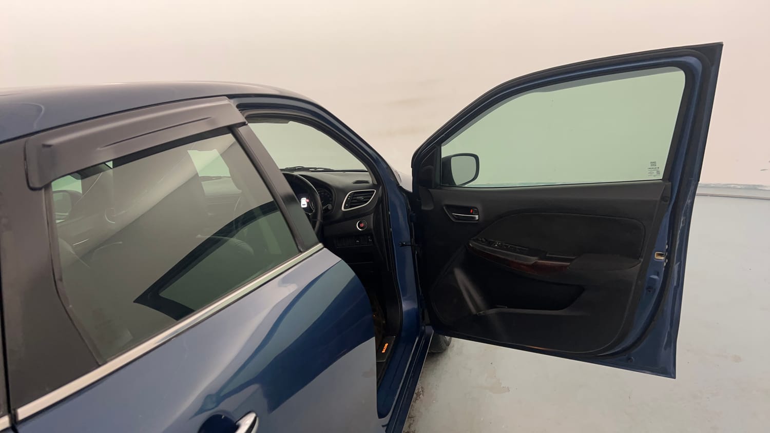Used 2017 Maruti Suzuki Baleno Zeta 1.2 Petrol Manual interior RIGHT FRONT DOOR OPEN VIEW