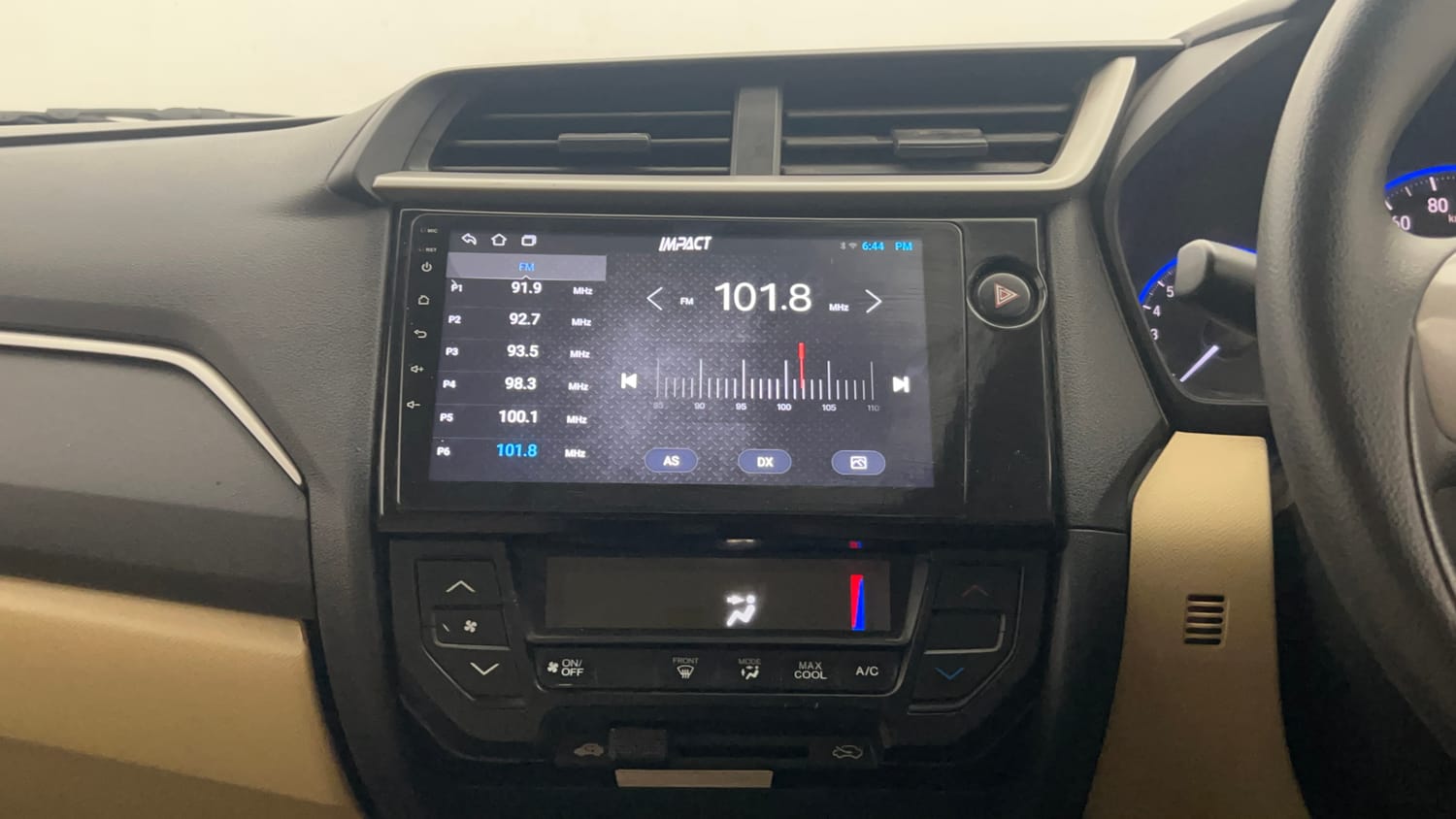 Used 2017 Honda Amaze 1.2 S i-VTEC Petrol Manual top_features Integrated (in-dash) music system