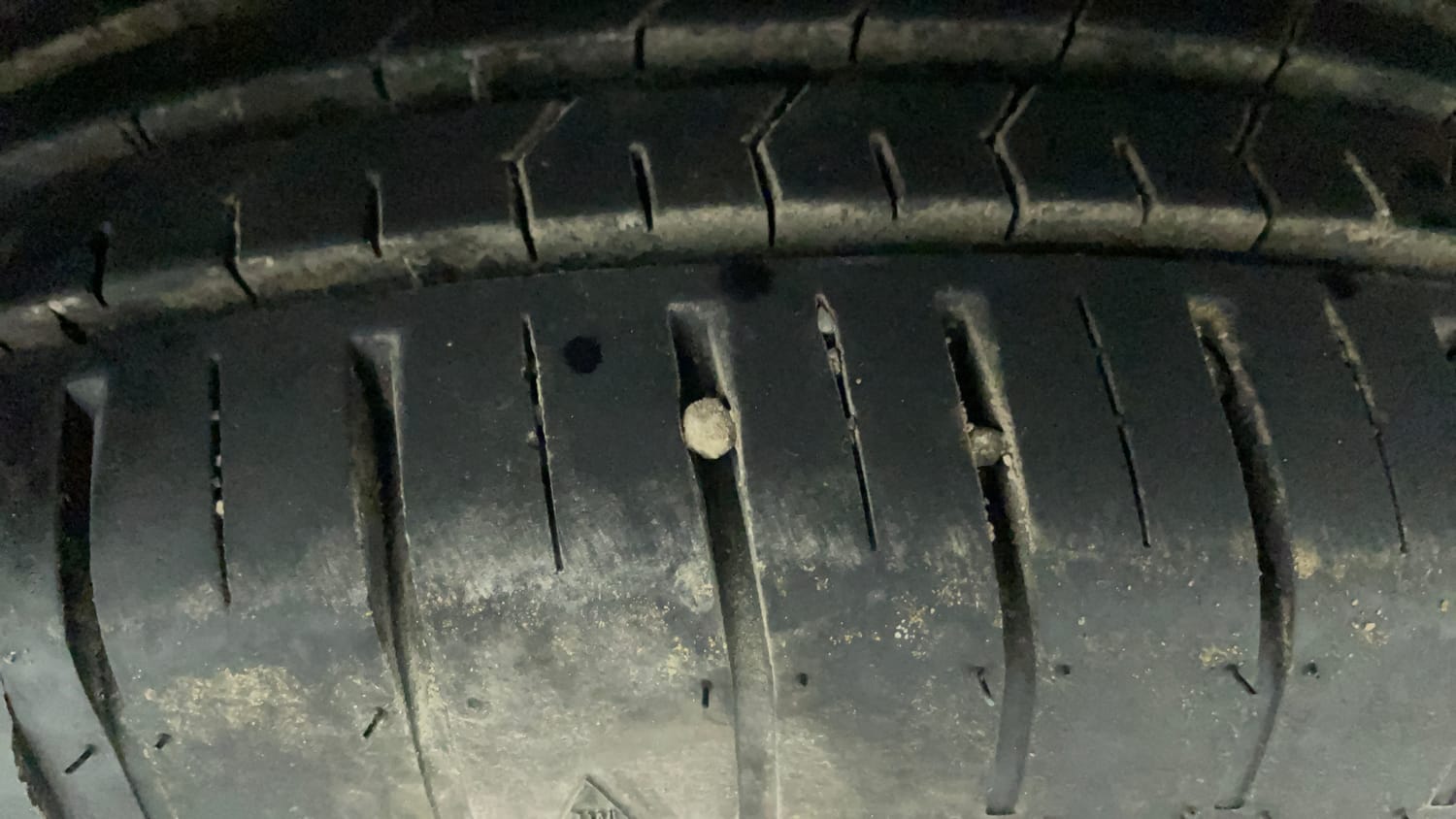 Used 2019 Maruti Suzuki Swift ZXi Plus Petrol Manual tyres LEFT FRONT TYRE TREAD VIEW