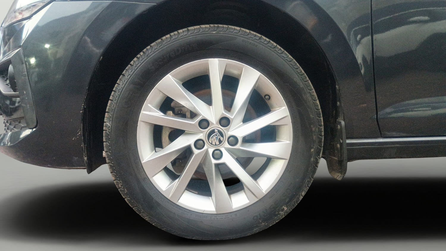 Used 2023 Skoda Slavia Ambition 1.0L TSI MT Petrol Manual tyres LEFT FRONT TYRE RIM VIEW